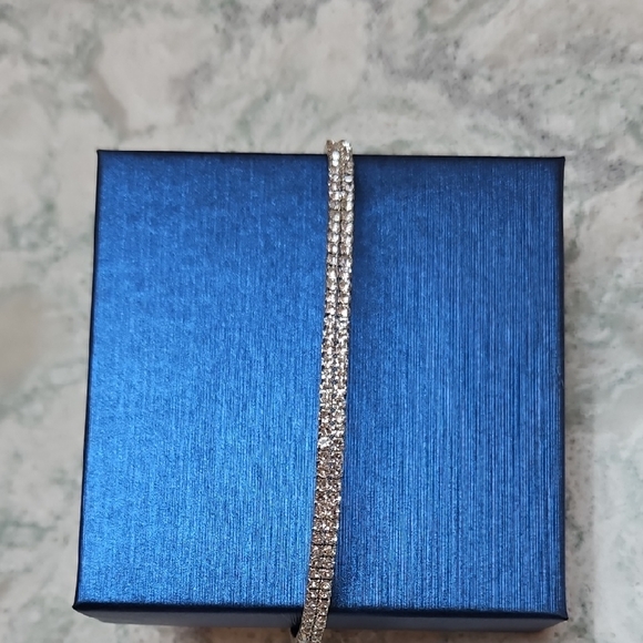 Elegant Silver Bling Rinestone Bracelet - Picture 3 of 5